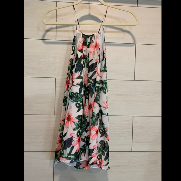 Floral flowy sleeveless top - Picture 2 of 2